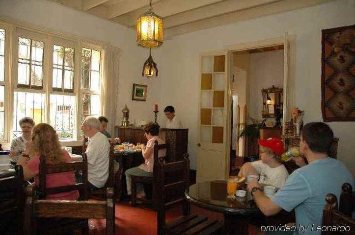 Casa Porta Hostel Lima Restoran gambar